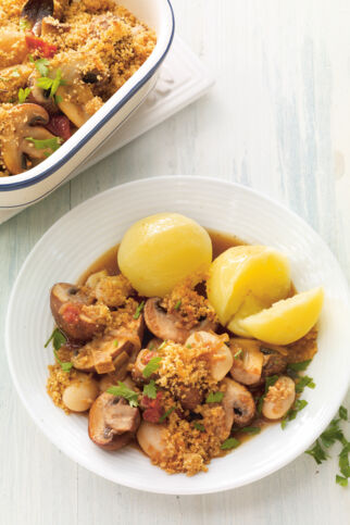 Champignon-Cassoulet mit Zitronen-Petersilien-Bröseln