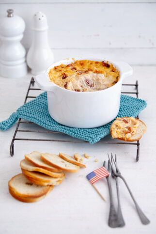 Hot Cheese ’n’ Onion Dip Hot Cheese ’n’ Onion Dip