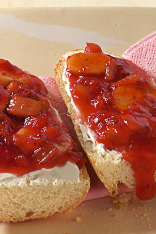 Erdbeer-Rhabarber-Konfitüre Erdbeer-Rhabarber-Konfitüre