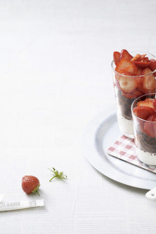 Low Carb Erdbeer-Schichtspeise Low Carb Erdbeer-Schichtspeise