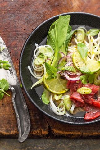 Vietnamesische Rindfleischsuppe Vietnamesische Rindfleischsuppe