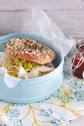 Hähnchen-Bagel mit Chutney Hähnchen-Bagel mit Chutney