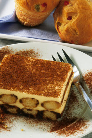 Tiramisu mit Eierlikör-Mascarpone Tiramisu mit Eierlikör-Mascarpone