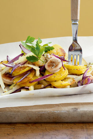 Bratwurstgröstl mit Kohlrabi Bratwurstgröstl mit Kohlrabi