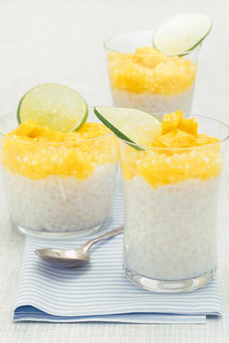 Kokospudding mit Mango