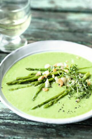 Avocado-Erbsen-Suppe mit Wildspargel