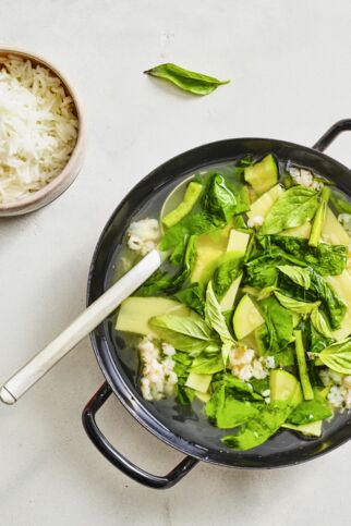 Pikante Gemüsesuppe mit Garnelen Pikante Gemüsesuppe mit Garnelen