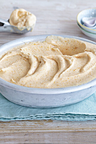 Schüssel mit Kürbiseis Kürbiseis