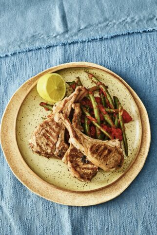 Lammkoteletts mit Bohnen-Tomaten-Gemüse Lammkoteletts mit Bohnen-Tomaten-Gemüse