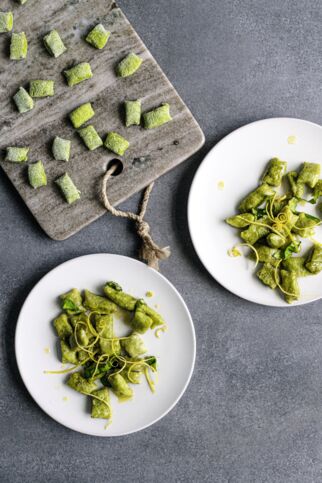 Spinatgnocchi mit Zitronenbutter Spinatgnocchi mit Zitronenbutter