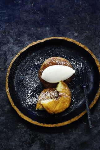 Holunderblüteneis mit Apfel-Beignets Apfel-Holunder Creme Fraiche