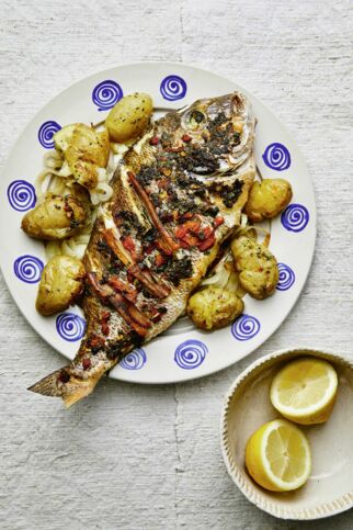 Rotbrasse aus dem Ofen mit Quetschkartoffeln Rotbrasse aus dem Ofen mit Quetschkartoffeln