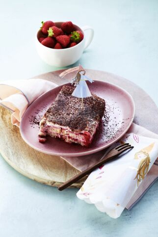 Tiramisu mit Zwieback und Erdbeeren Tiramisu mit Zwieback und Erdbeeren