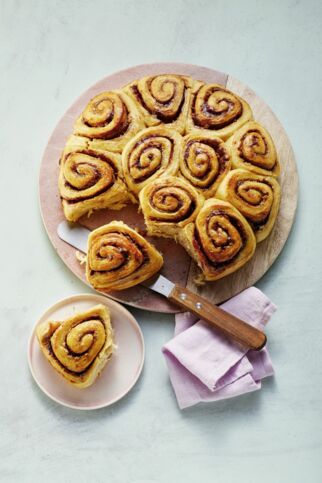Zimtschnecken mit Erdnussbutter und Erdbeeren Zimtschnecken mit Erdnussbutter und Erdbeeren
