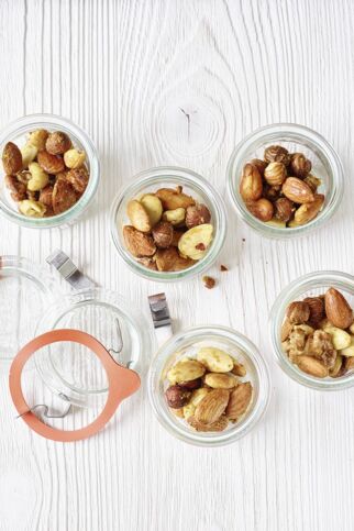 Geröstete Asia-Nüsse Geröstete Asia-Nüsse