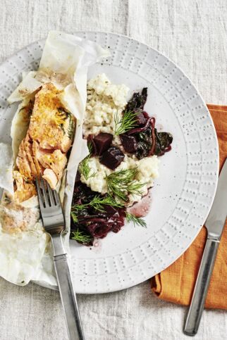 Lachs mit Roter Bete
und Graupen-Risotto Lachs mit Roter Bete
und Graupen-Risotto