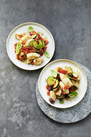 Calamari auf Zucchini-Tomaten-Gemüse
