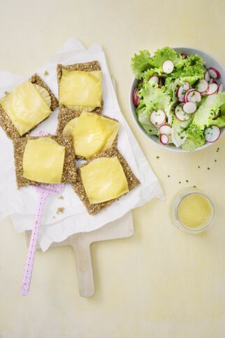 Grünkernschnitten Hawaii mit Salat Grünkernschnitten Hawaii mit Salat