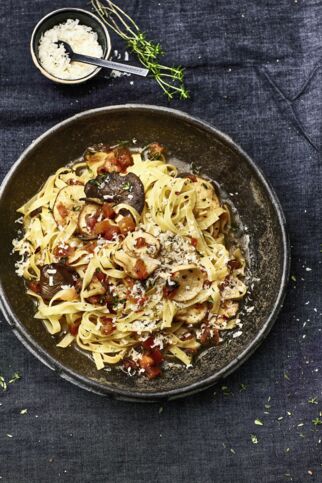 Tagliatelle mit
Thymianpilzen Tagliatelle mit
Thymianpilzen