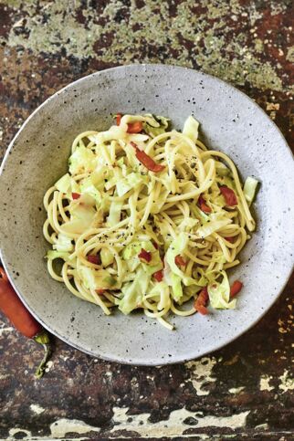Spaghetti-Spitzkohl-Salat