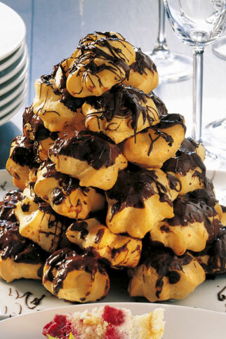 Profiteroles-Turm Profiteroles-Turm