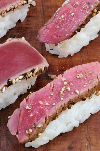 Nigiri-Sushi mit Rinderfilet