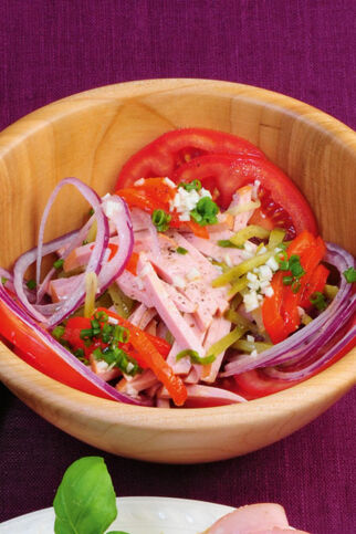 Wurstsalat mit Gurken und Paprika Wurstsalat mit Gurken und Paprika