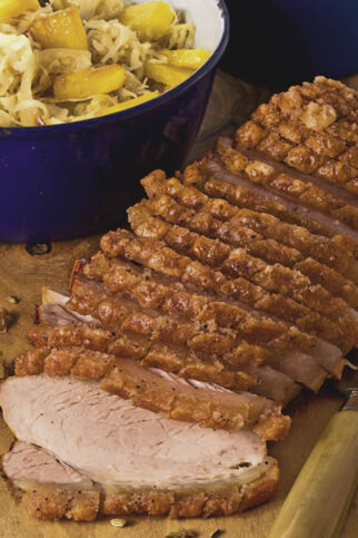 Senfkrustenbraten mit Ananaskraut