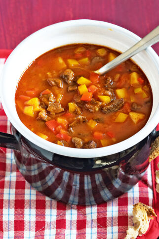 Gulaschsuppe mit Paprika Gulaschsuppe mit Paprika