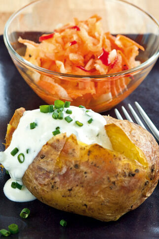 Ofenkartoffeln mit Rohkost Ofenkartoffeln mit Rohkost