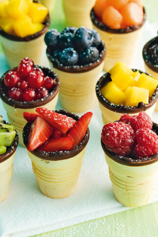 Mini-Obst-Törtchen mit frischen Früchten
