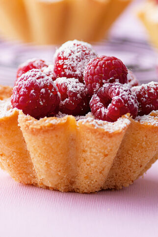 Beeren-Tarteletts mit Zitronencreme