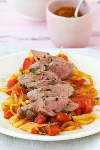 Lammfilet auf Gewürztomaten Lammfilet auf Gewürztomaten