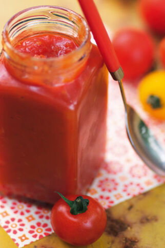 Sonnensatte Tomatensauce mit Oregano