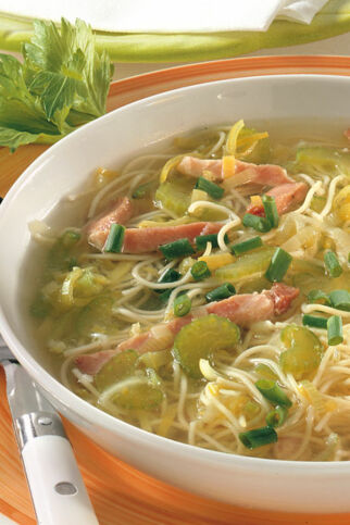 Schnelle Nudelsuppe