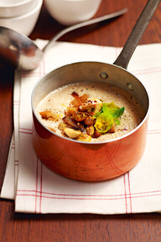 Kastaniensuppe mit Portwein und Schokolade Kastaniensuppe mit Portwein und Schokolade