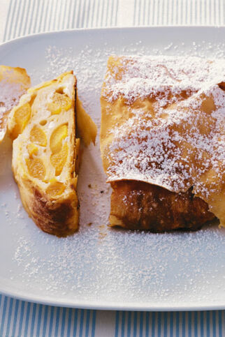 Aprikosenstrudel