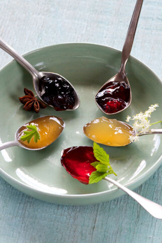 Apfelgelee mit Duftpelargonie Apfelgelee mit Duftpelargonie