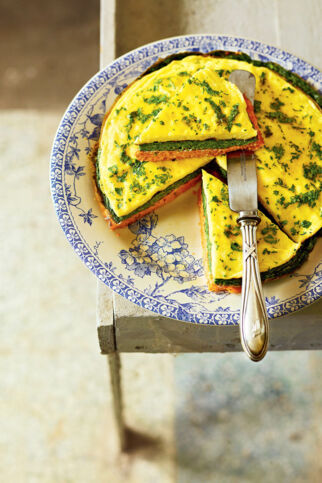 Dreischichtige Omelett-Torte Dreischichtige Omelett-Torte