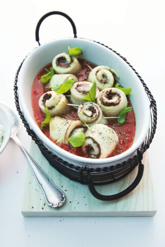 Fischröllchen mit Tomatensalsa Fischröllchen mit Tomatensalsa