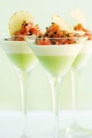 Spargel-Panna-cotta mit Räucherlachstatar