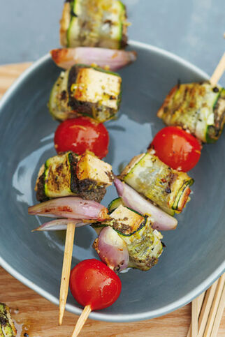 Zucchini-Tofu-Spieße Zucchini-Tofu-Spieße