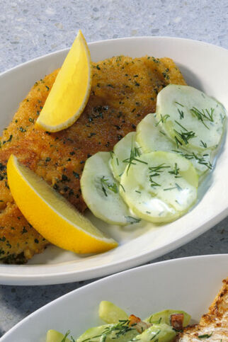 Backfisch mit Gurkensalat