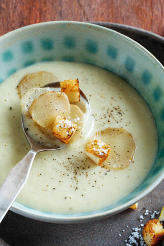 Topinambursuppe mit Croûtons Topinambursuppe mit Croûtons