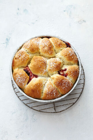 Buchteln mit Pflaumen Buchteln mit Pflaumen
