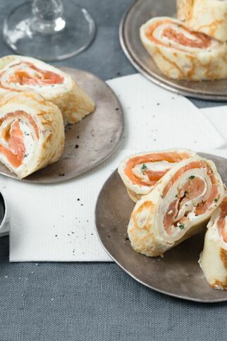 Crêpe-Räucherlachs-Röllchen Crêpe-Räucherlachs-Röllchen