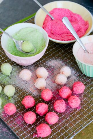 Mini-Pralinen im Zuckermantel Mini-Pralinen im Zuckermantel