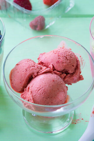 Schnelles Erdbeereis Schnelles Erdbeereis