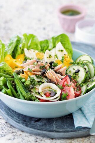 Nizza-Salat mit Sardellenvinaigrette