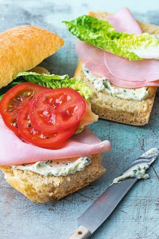 Frischkäse-Schinken-Sandwich Frischkäse-Schinken-Sandwich